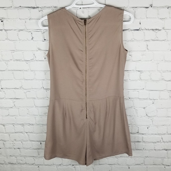 PAPAYA | sleeveless back zip shorts romper - Picture 3 of 4